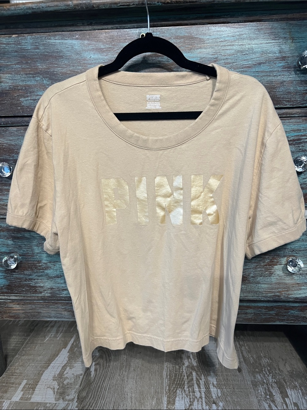 💗PINK Victorias Secret Tan Campus Crew Cropped Logo Tee! EUC!